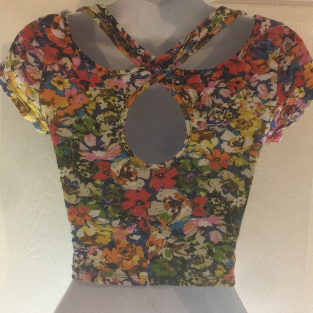 Flowers crop tops (s)🌹